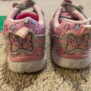Minnie Mouse tennis shoes toddler size 6